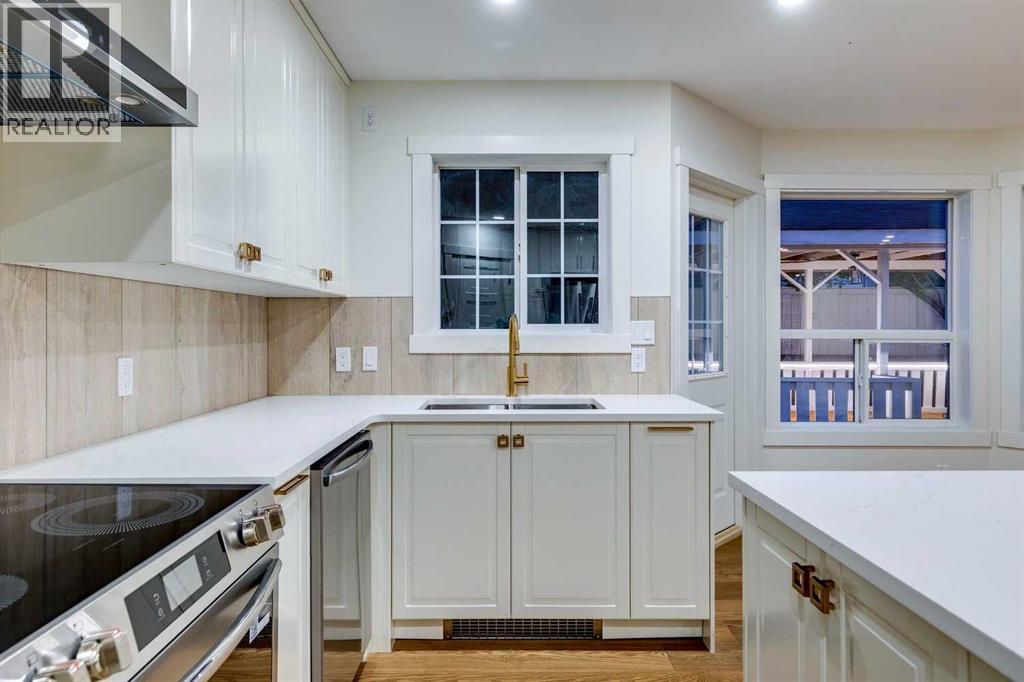 16 Simcrest Point SW, Calgary, Alberta  T3H 4K1 - Photo 13 - A2320002