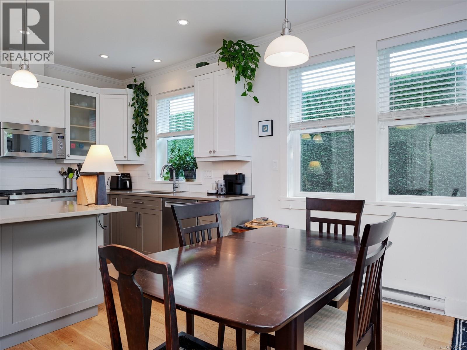 A 7045 Wallace Dr, Central Saanich, British Columbia  V8M 1E9 - Photo 9 - 1045204