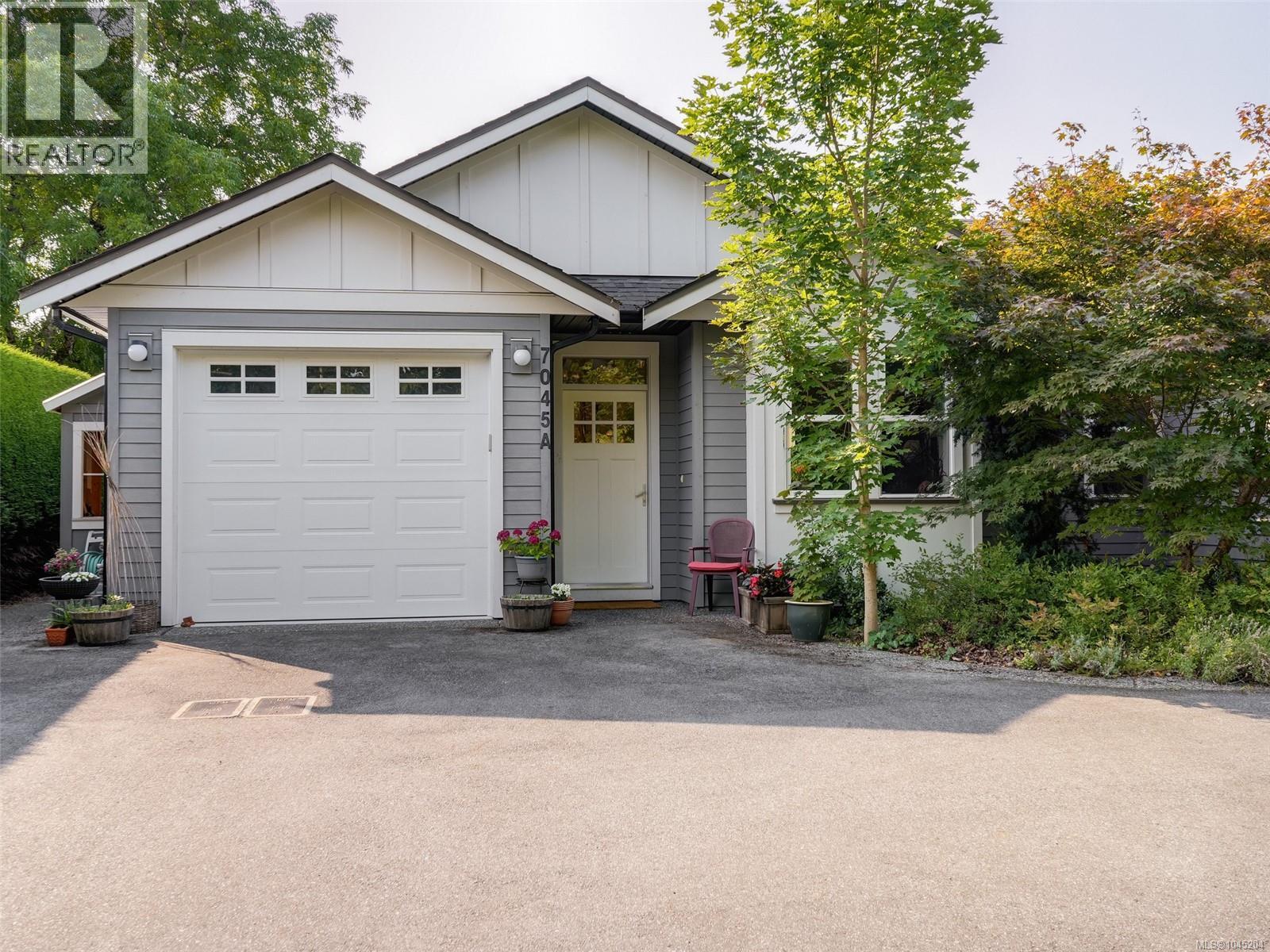 A 7045 Wallace Dr, Central Saanich, British Columbia  V8M 1E9 - Photo 1 - 1045204