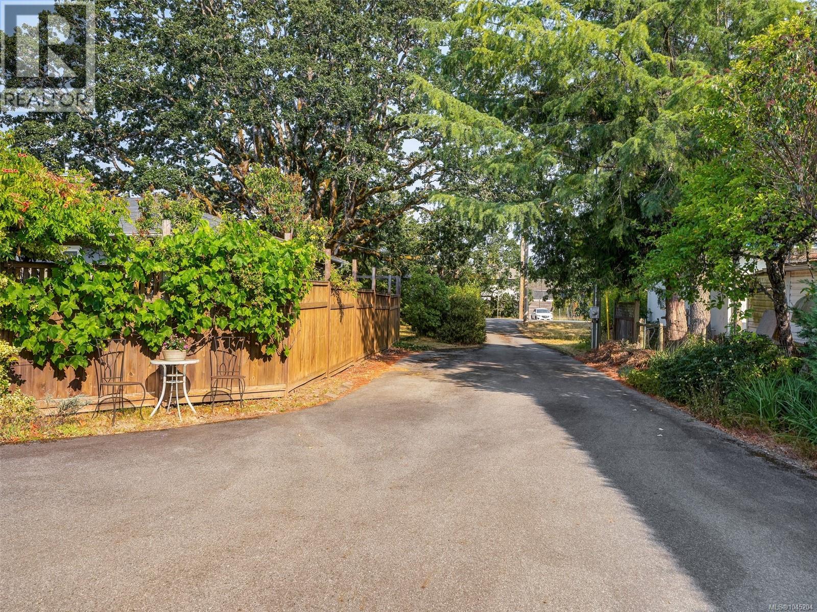A 7045 Wallace Dr, Central Saanich, British Columbia  V8M 1E9 - Photo 27 - 1045204