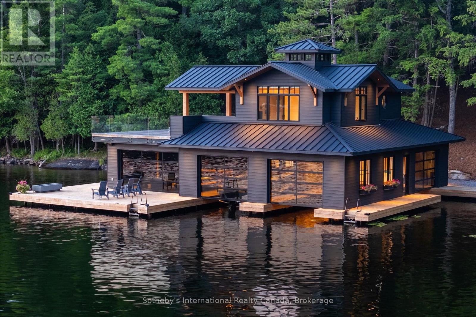1097 Armstrong Point Road, Muskoka Lakes, Ontario  P0B 1J0 - Photo 2 - X13652584