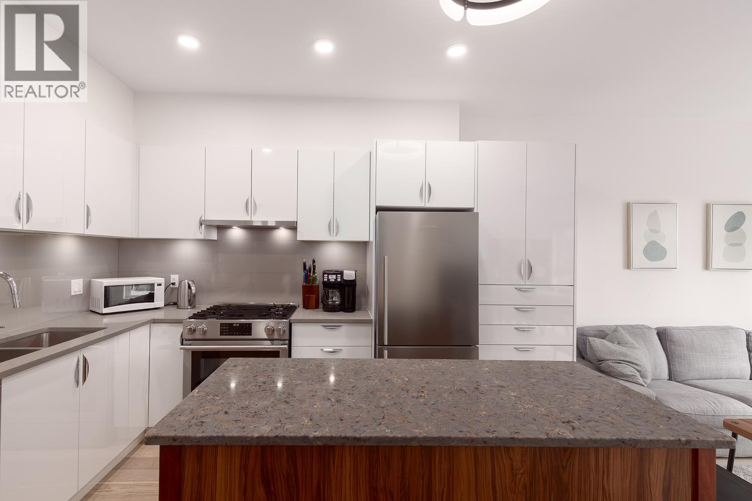 404 2666 Duke Street, Vancouver, British Columbia  V5R 4S9 - Photo 4 - R3153898