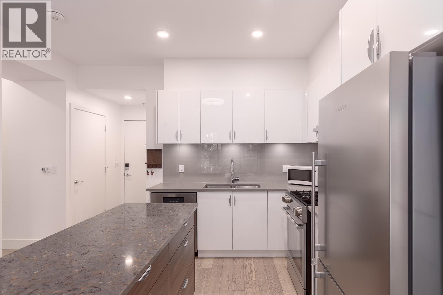 404 2666 Duke Street, Vancouver, British Columbia  V5R 4S9 - Photo 7 - R3153898