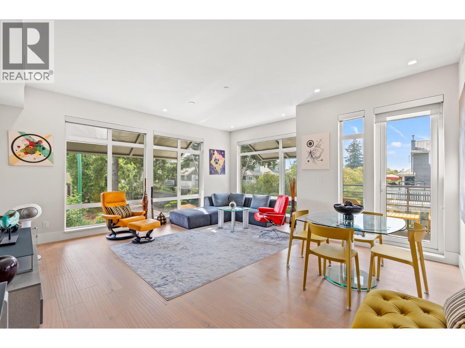 202 1591 BOWSER AVENUE, North Vancouver, British Columbia