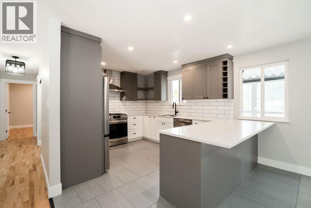 21139 Cook Avenue, Maple Ridge, British Columbia V2X 7P7 - Photo 5 - R3153894