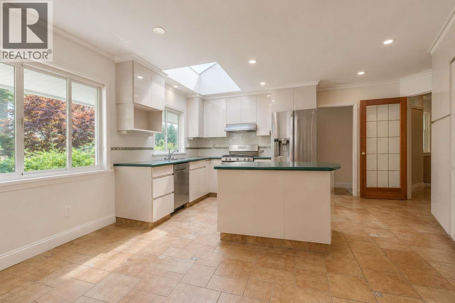 606 St Andrews Road, West Vancouver, British Columbia  V7S 1V4 - Photo 4 - R3153925