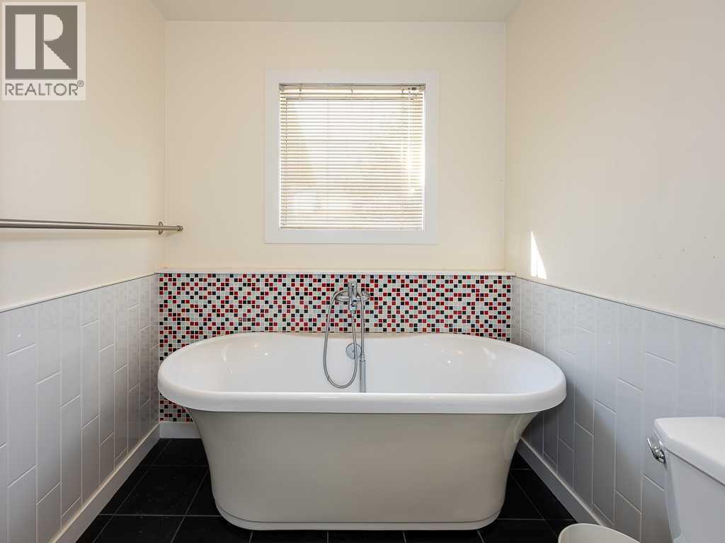 3782 Douglas Ridge Link Se, Calgary, Alberta T2Z 3H7 - Photo 32 - A2335498