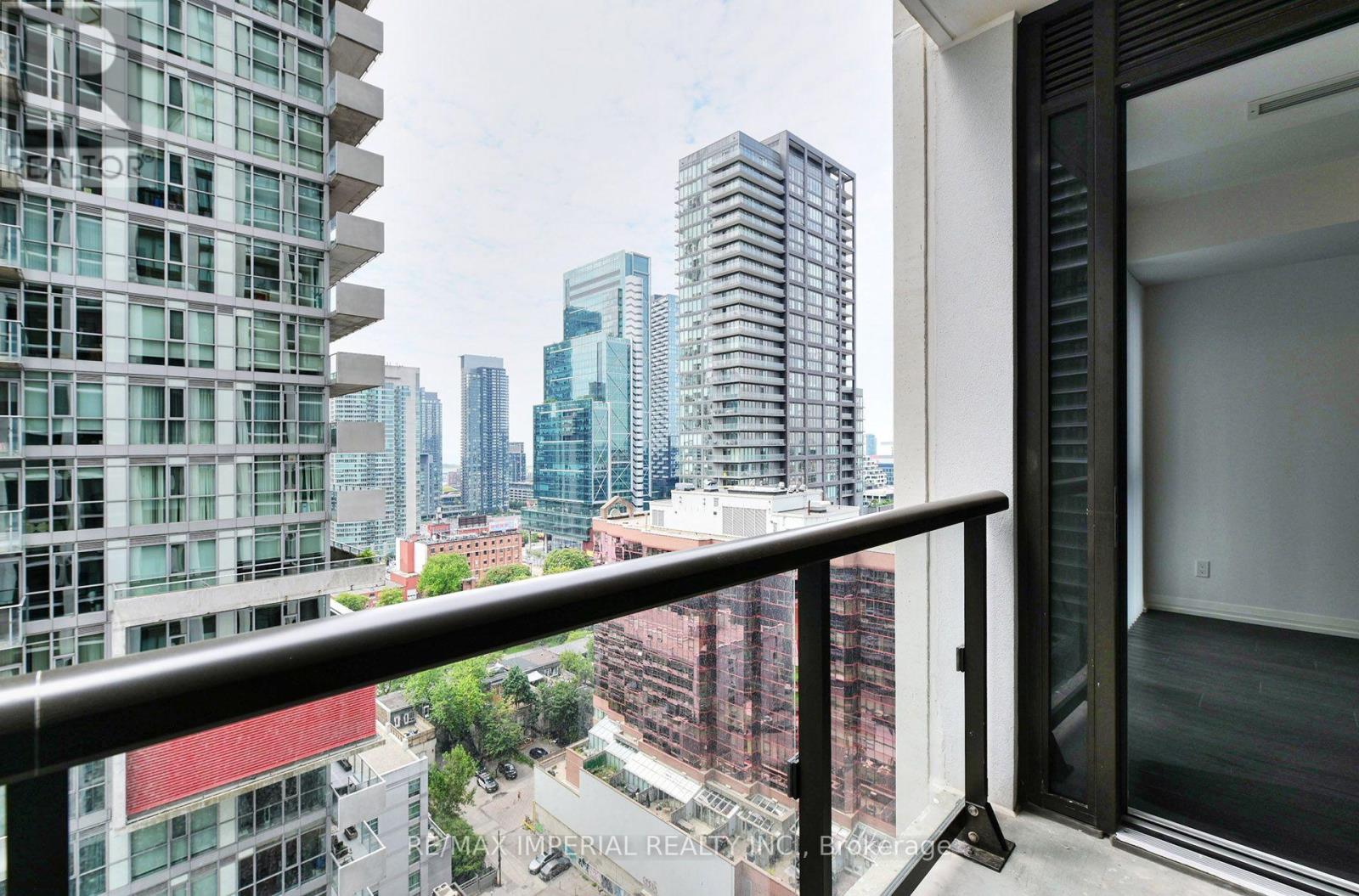 2015 - 400 King Street W, Toronto, Ontario  M5V 0X8 - Photo 13 - C13653088