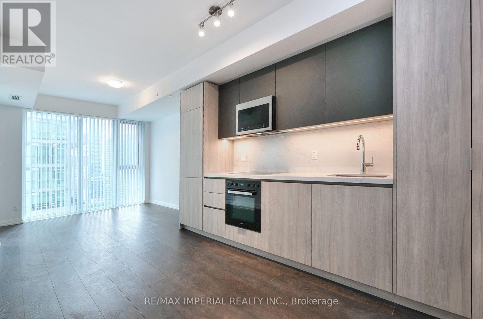 2015 - 400 King Street W, Toronto, Ontario  M5V 0X8 - Photo 4 - C13653088