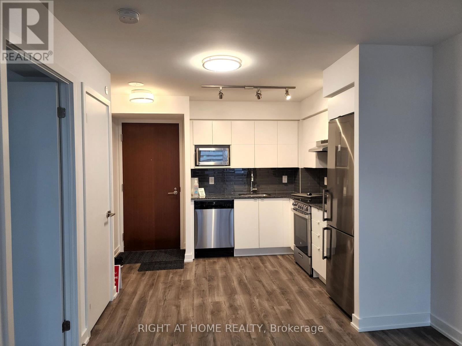 525 - 120 Varna Drive, Toronto, Ontario  M6A 0B3 - Photo 3 - C13653096