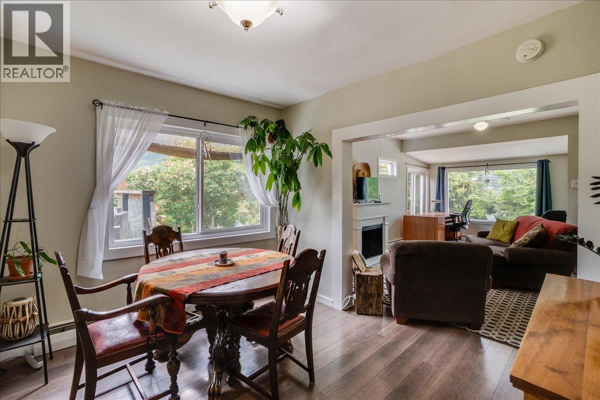 902 Fell Street, Nelson, British Columbia  V1L 3N2 - Photo 9 - 10388034