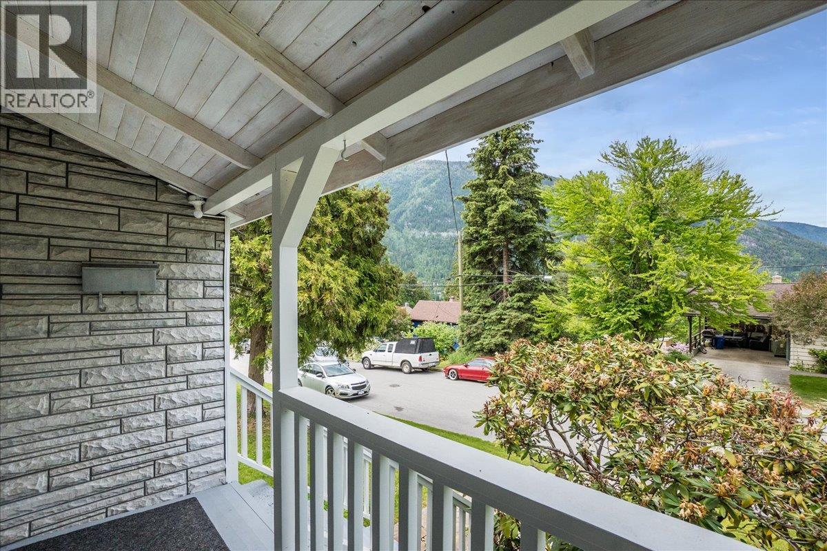 902 Fell Street, Nelson, British Columbia  V1L 3N2 - Photo 40 - 10388034