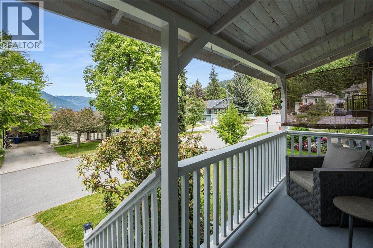 902 Fell Street, Nelson, British Columbia  V1L 3N2 - Photo 6 - 10388034
