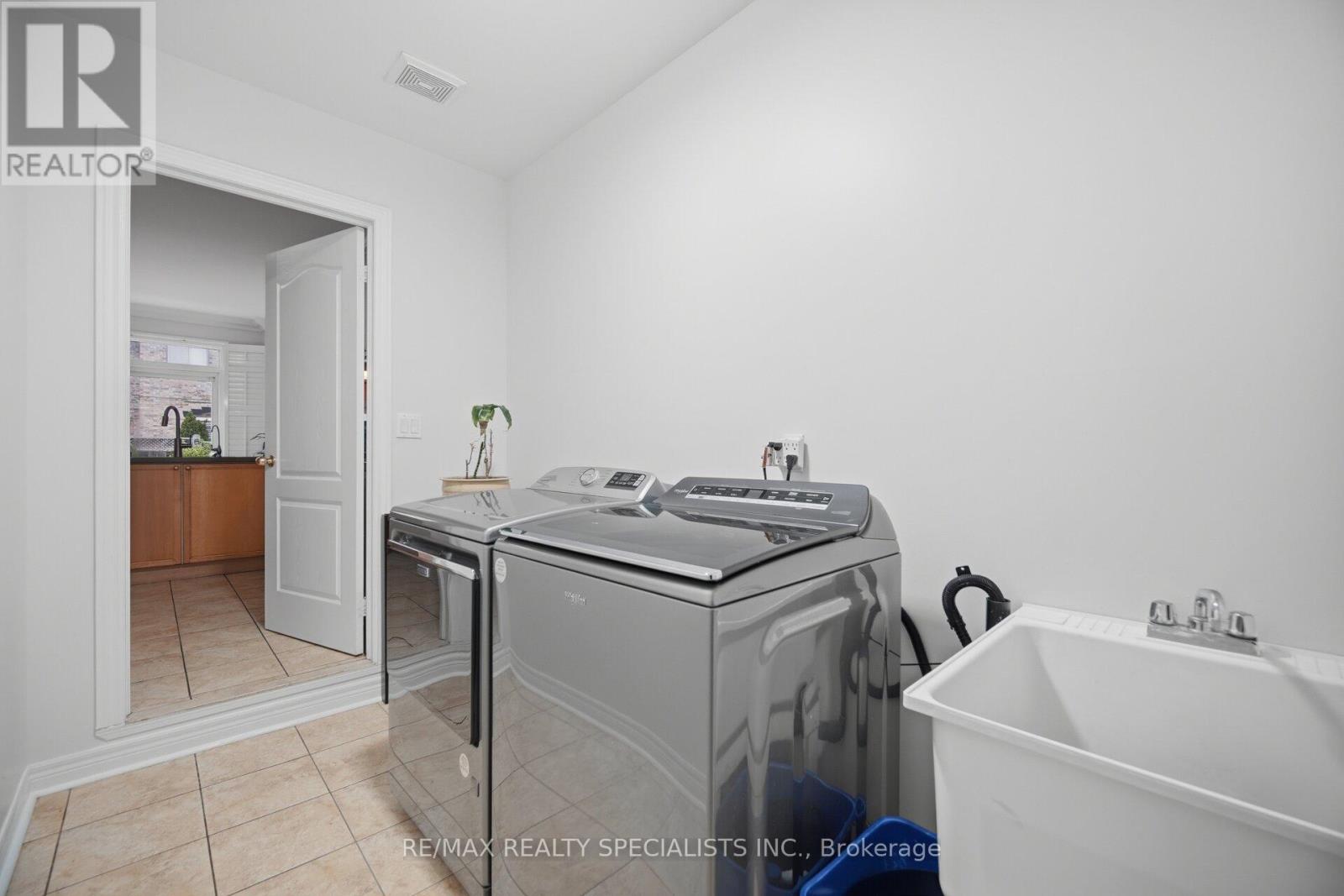 3225 Escada Drive, Mississauga, Ontario  L5M 7V6 - Photo 19 - W13653104