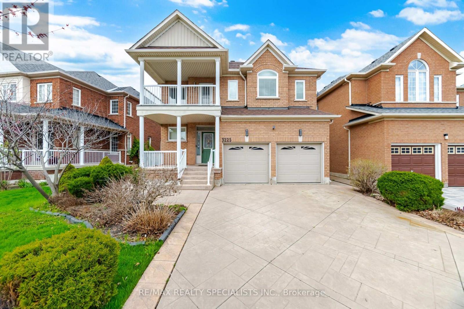 3225 Escada Drive, Mississauga, Ontario  L5M 7V6 - Photo 2 - W13653104