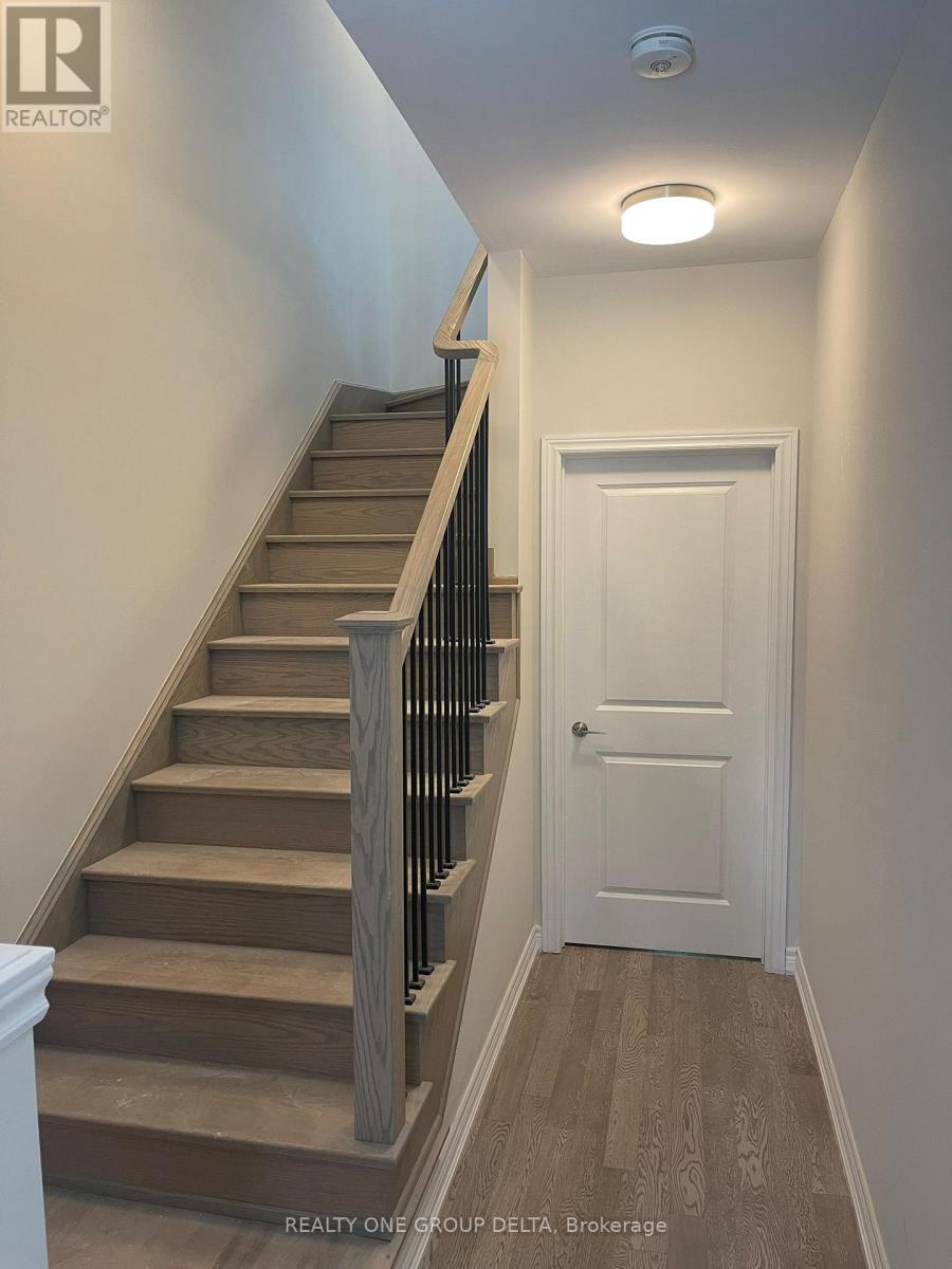 57 Folcroft Street, Brampton, Ontario  L6Y 6L3 - Photo 2 - W13653112