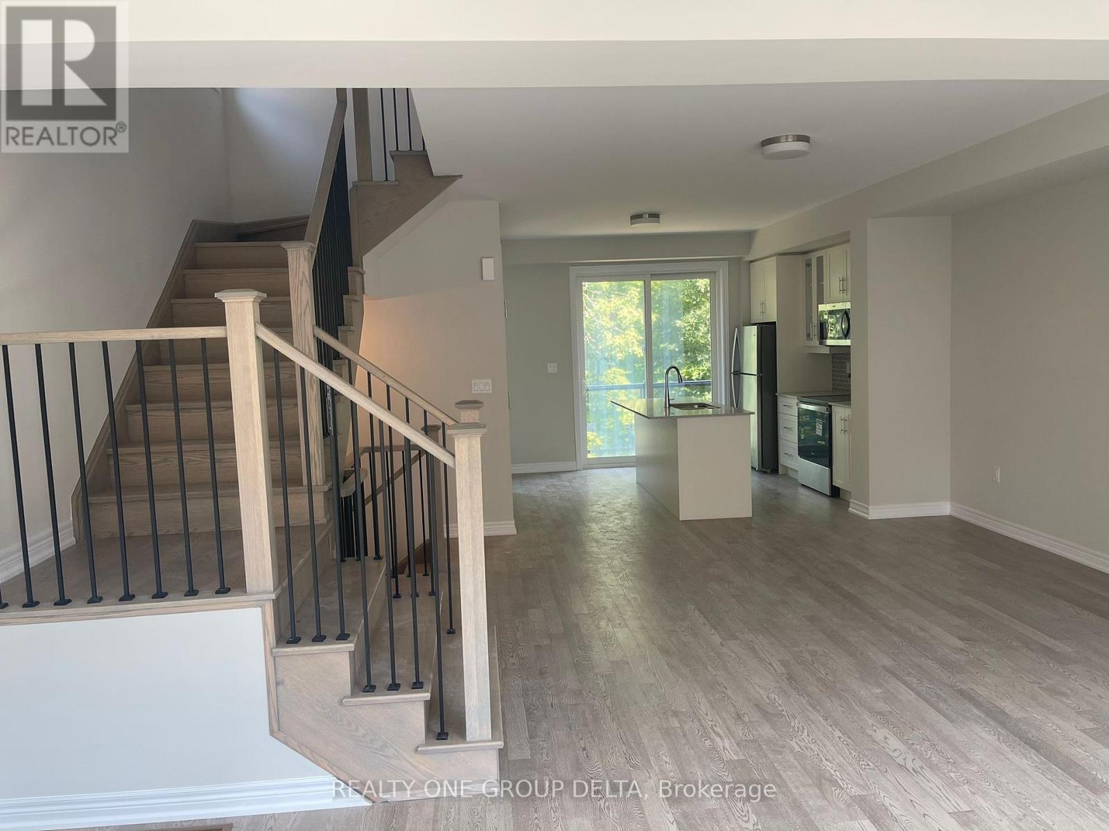 57 Folcroft Street, Brampton, Ontario  L6Y 6L3 - Photo 3 - W13653112