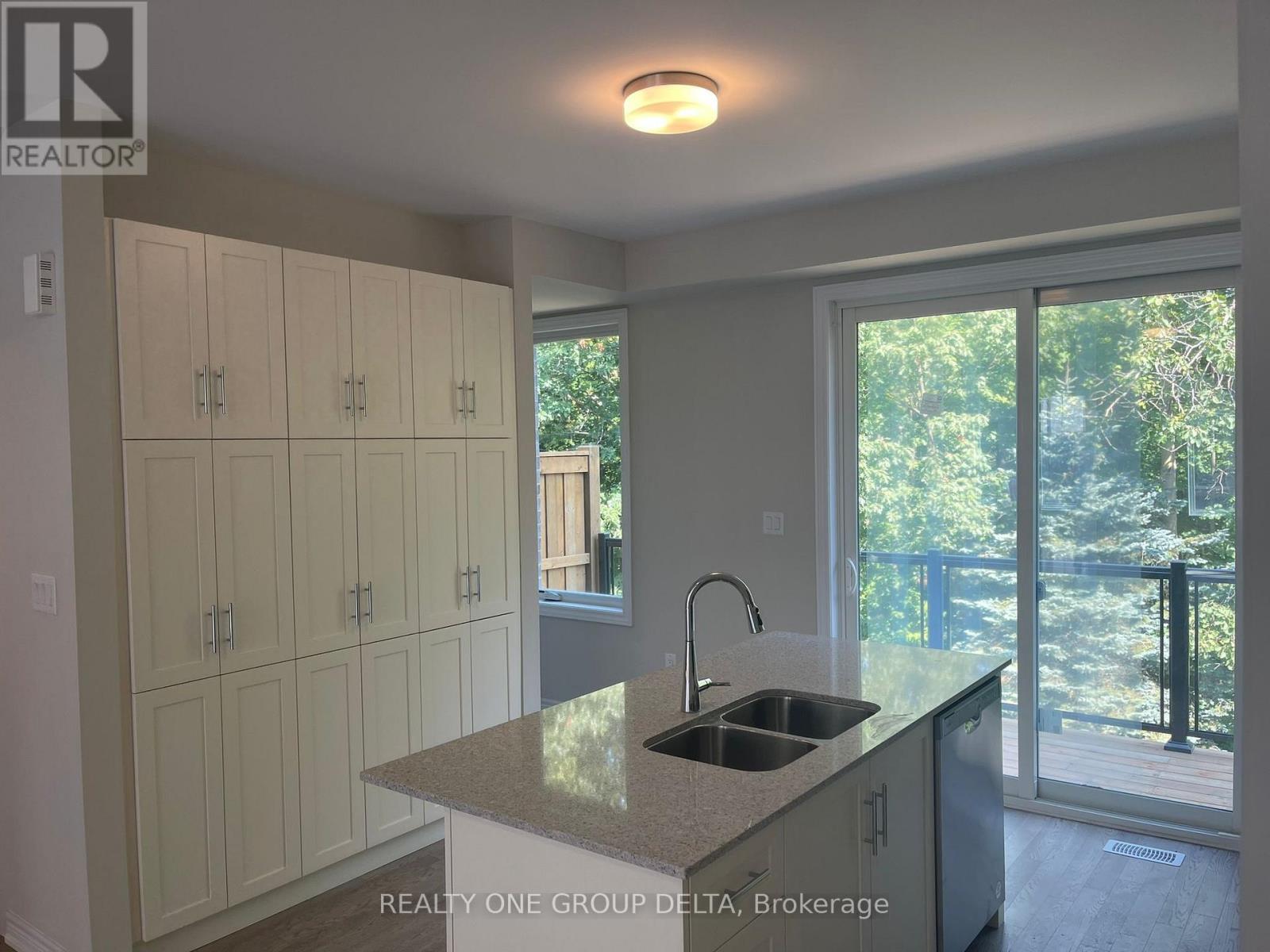 57 Folcroft Street, Brampton, Ontario  L6Y 6L3 - Photo 6 - W13653112