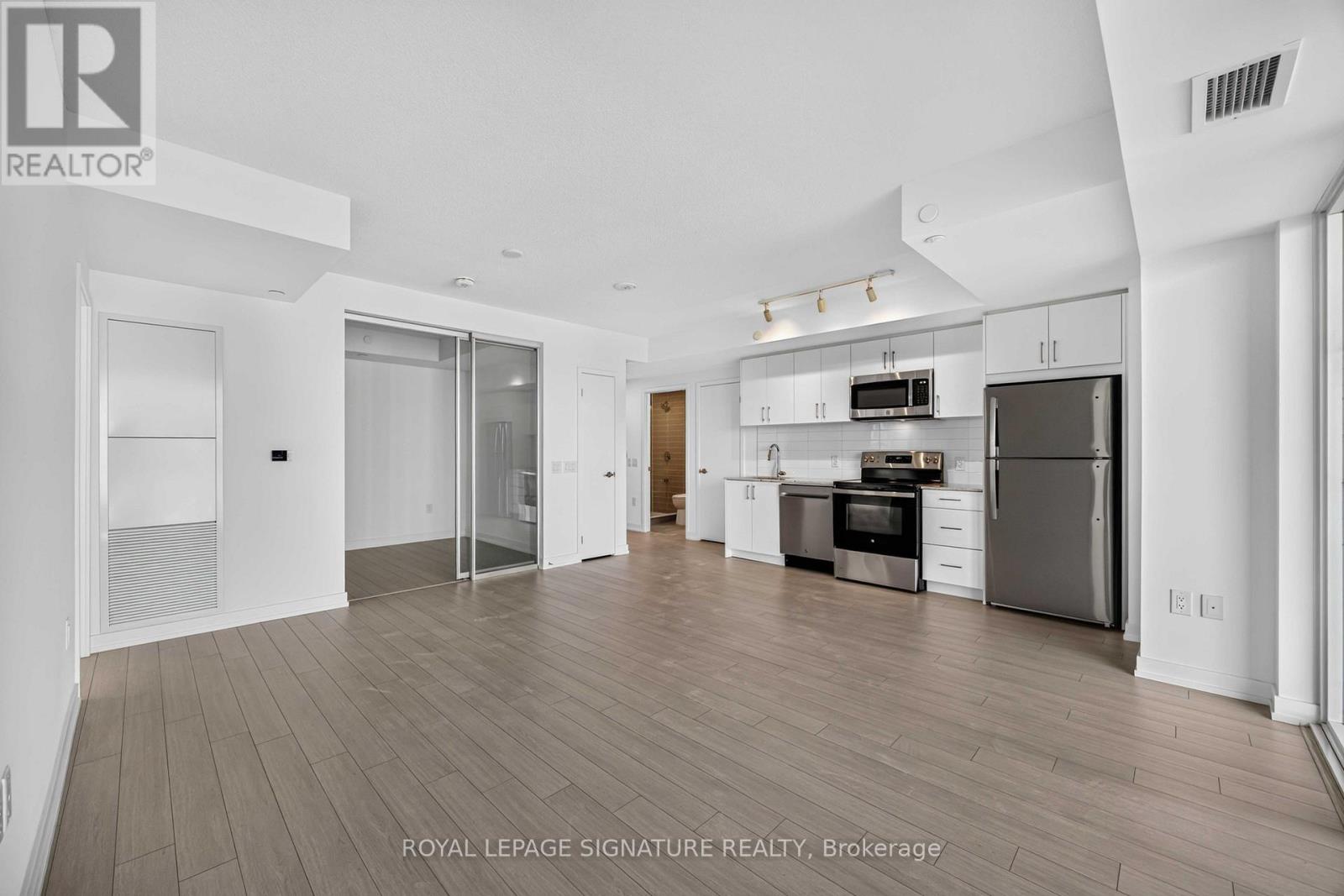 1021 - 4010 Eglinton Avenue W, Toronto, Ontario  M9A 0G5 - Photo 4 - W13547972