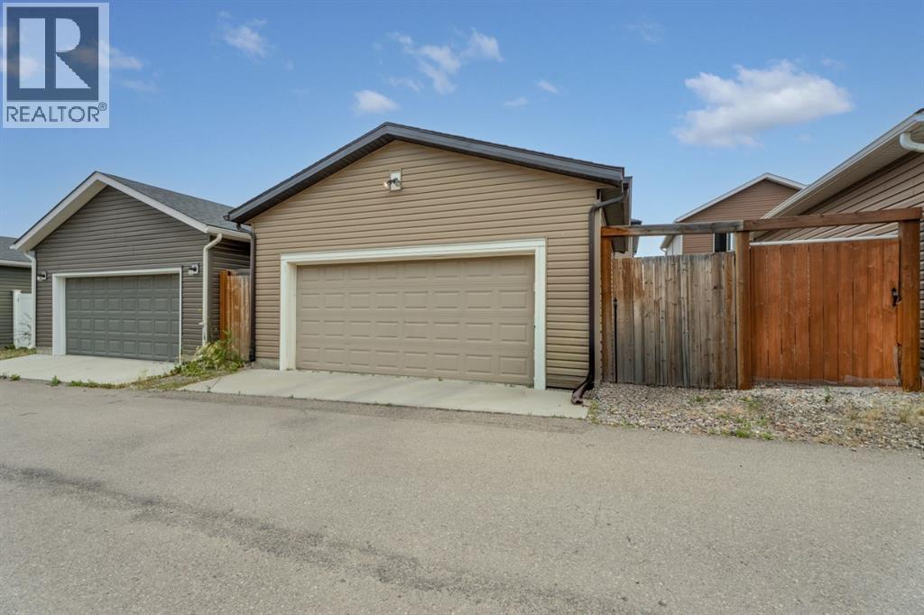 179 Fireside Cove, Cochrane, Alberta  T4C 0X4 - Photo 41 - A2334132