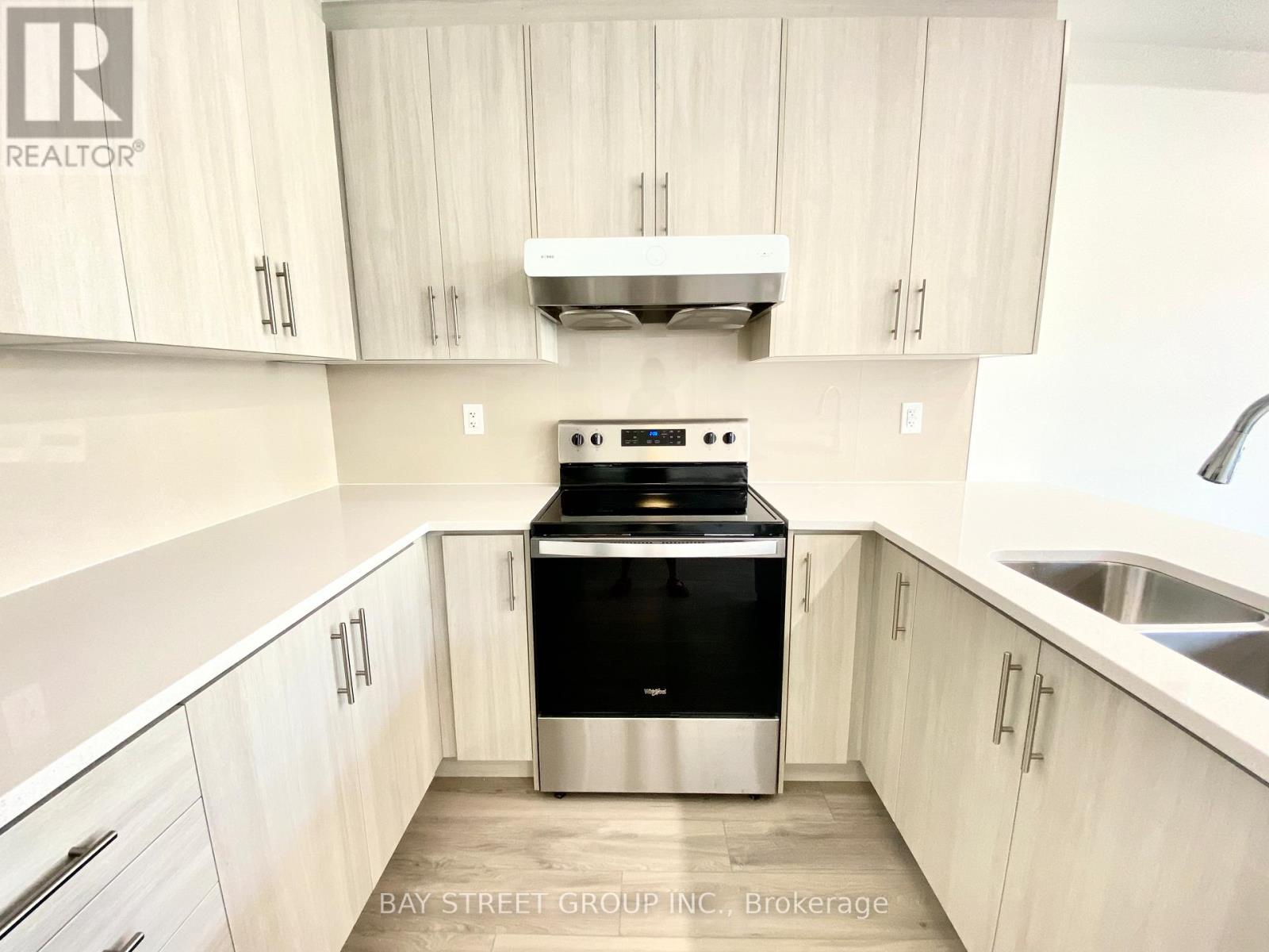 1362 William Halton Parkway W, Oakville, Ontario  L6M 5P2 - Photo 9 - W13652298