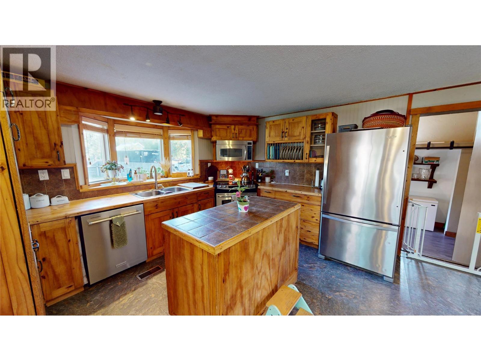 7159 Rosen Lake Road, Jaffray, British Columbia  V0B 1T0 - Photo 5 - 10397181