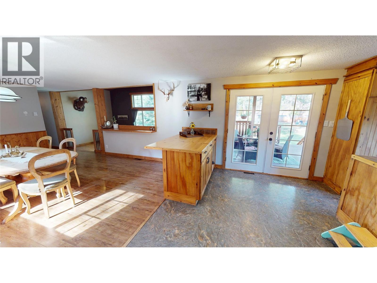 7159 Rosen Lake Road, Jaffray, British Columbia  V0B 1T0 - Photo 8 - 10397181