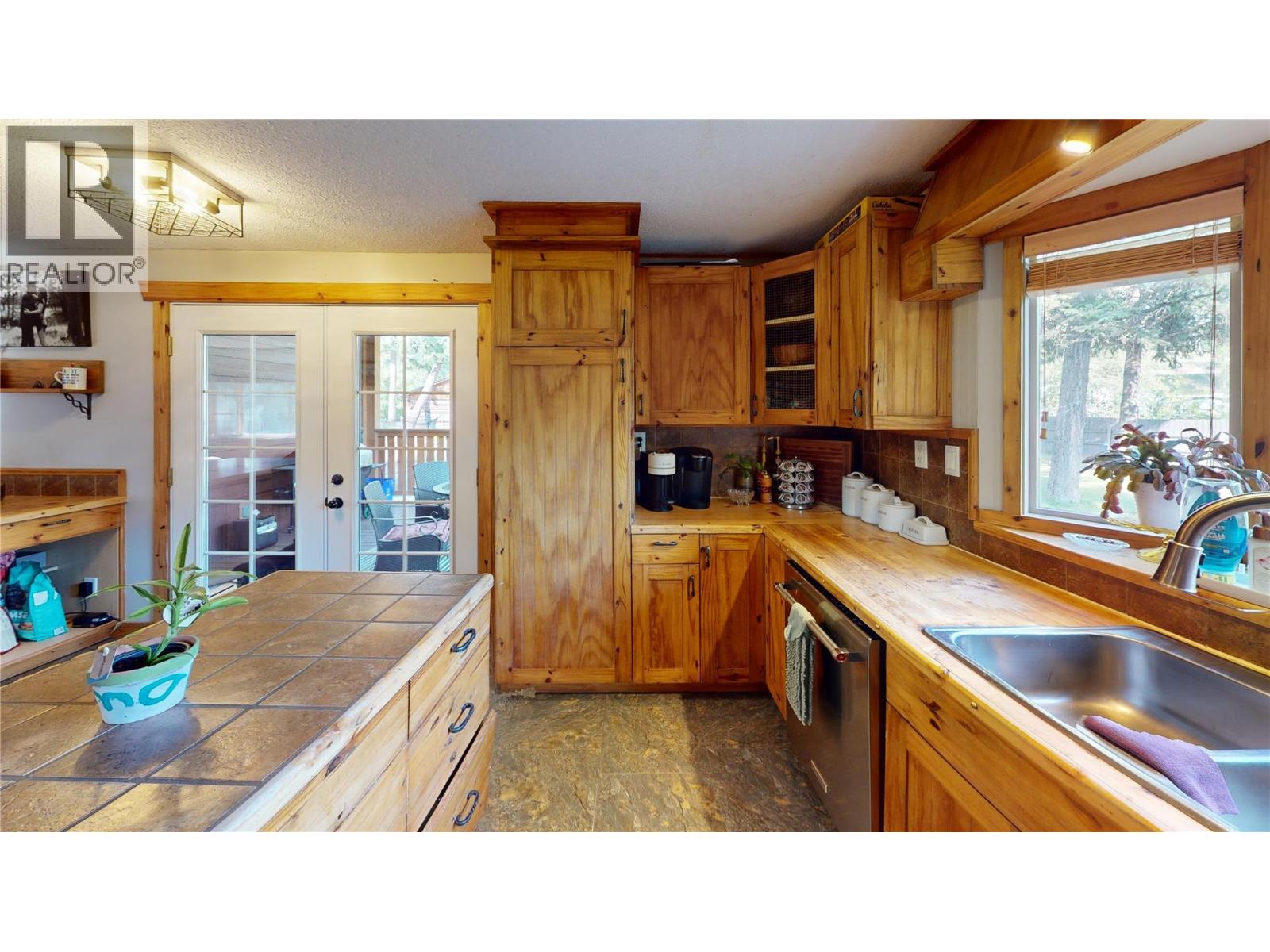 7159 Rosen Lake Road, Jaffray, British Columbia  V0B 1T0 - Photo 7 - 10397181