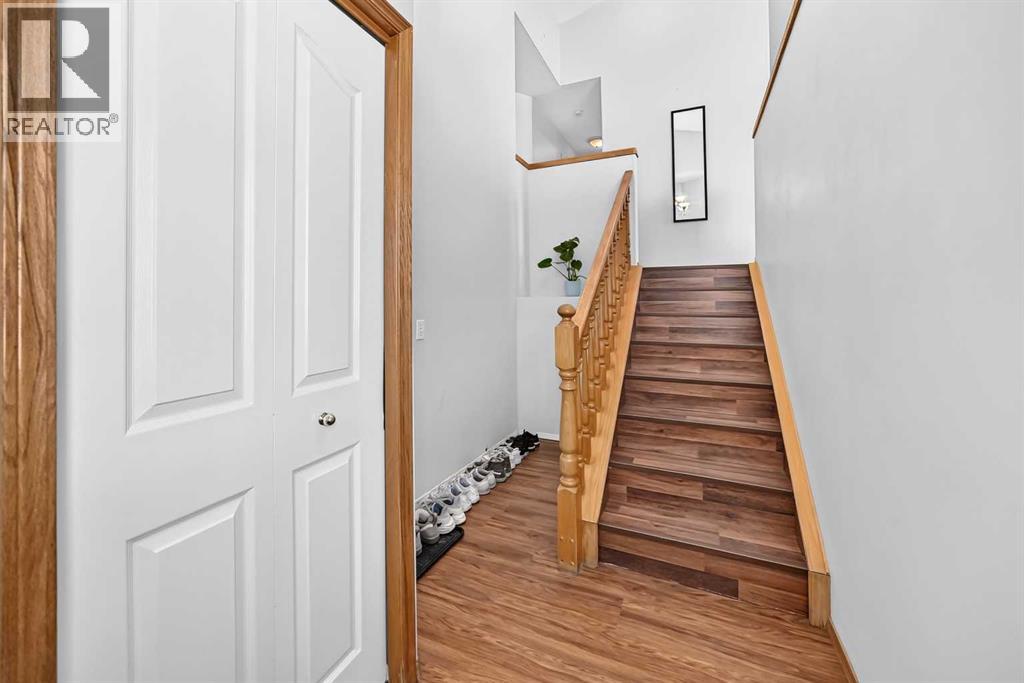 168 Country Hills Way NW, Calgary, Alberta  T3K 4W4 - Photo 3 - A2333817