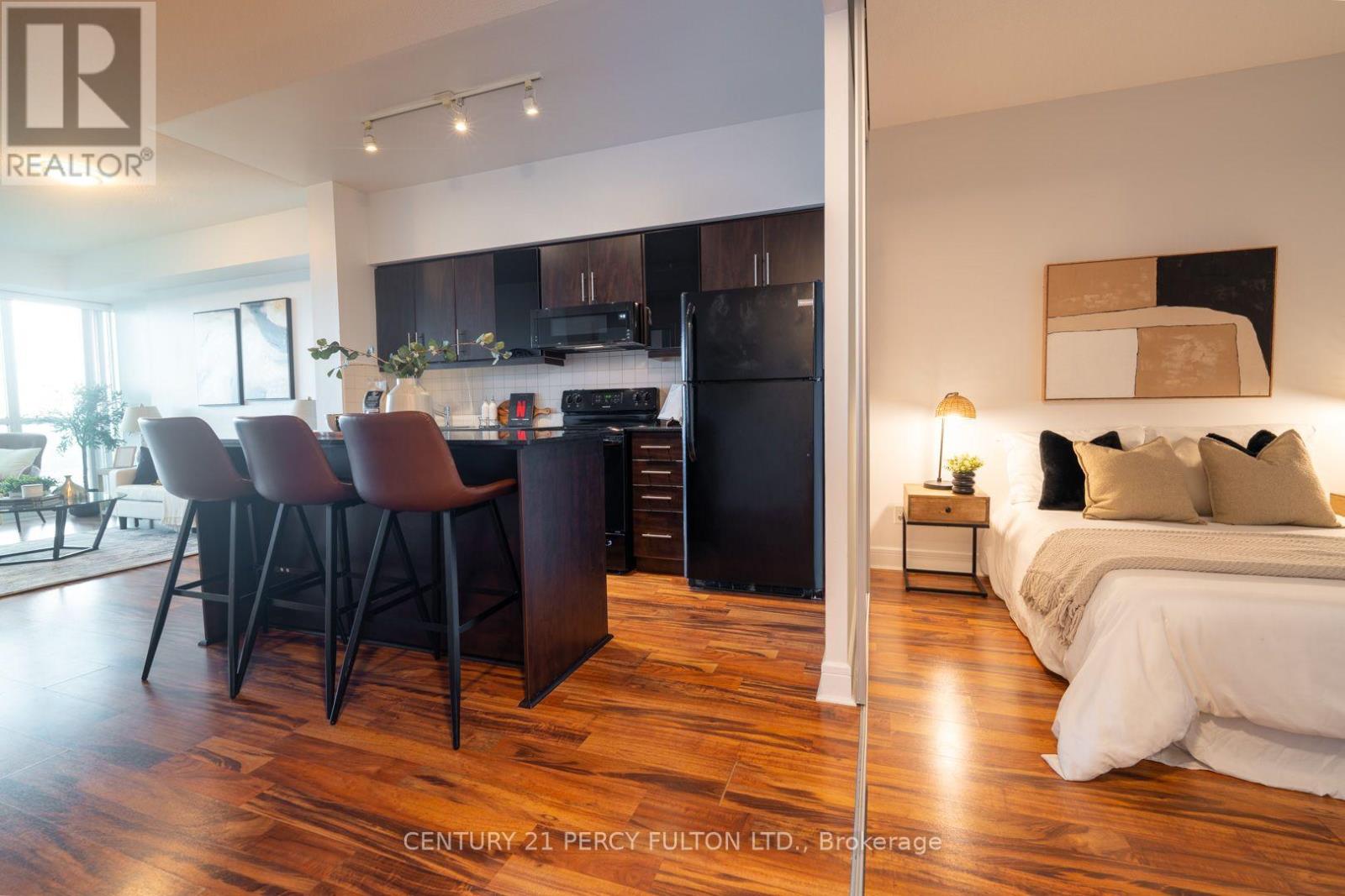 1510 - 35 Brian Peck Crescent, Toronto, Ontario  M4G 0A5 - Photo 7 - C13653178