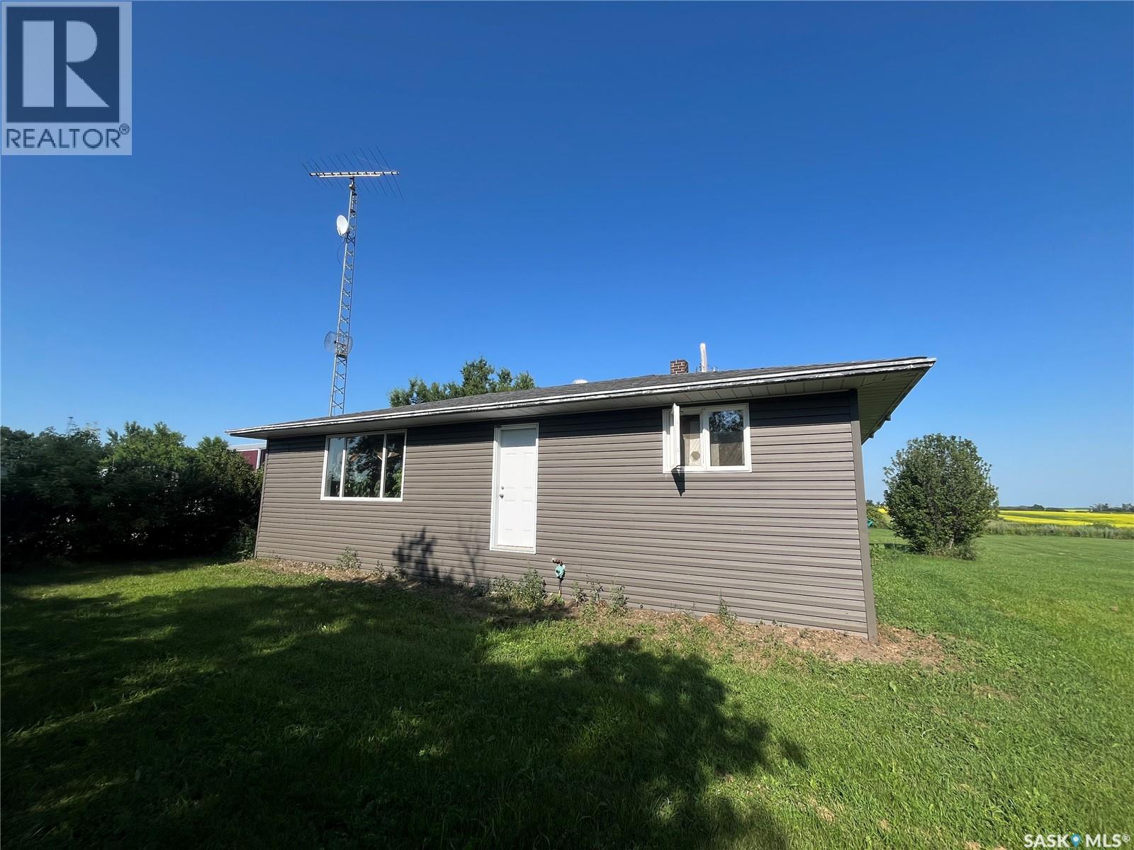 Mcfall Acreage, Enniskillen Rm No. 3, Saskatchewan  S0C 0Y0 - Photo 8 - SK044992