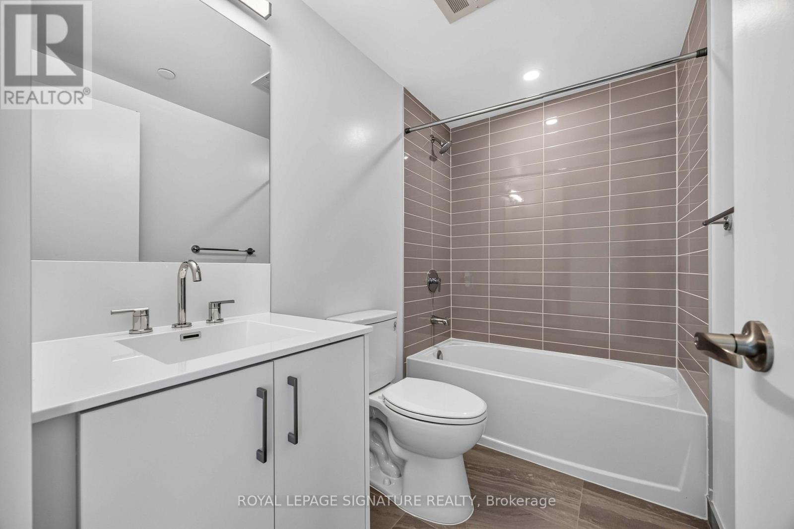 1021 - 4010 Eglinton Avenue W, Toronto, Ontario  M9A 0G5 - Photo 11 - W13547972