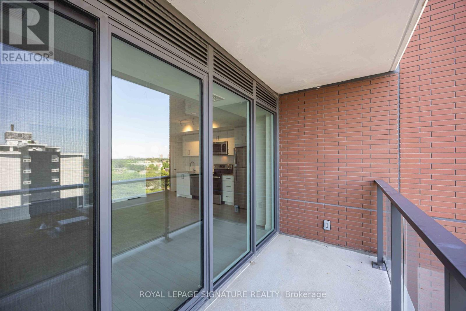 1021 - 4010 Eglinton Avenue W, Toronto, Ontario  M9A 0G5 - Photo 21 - W13547972