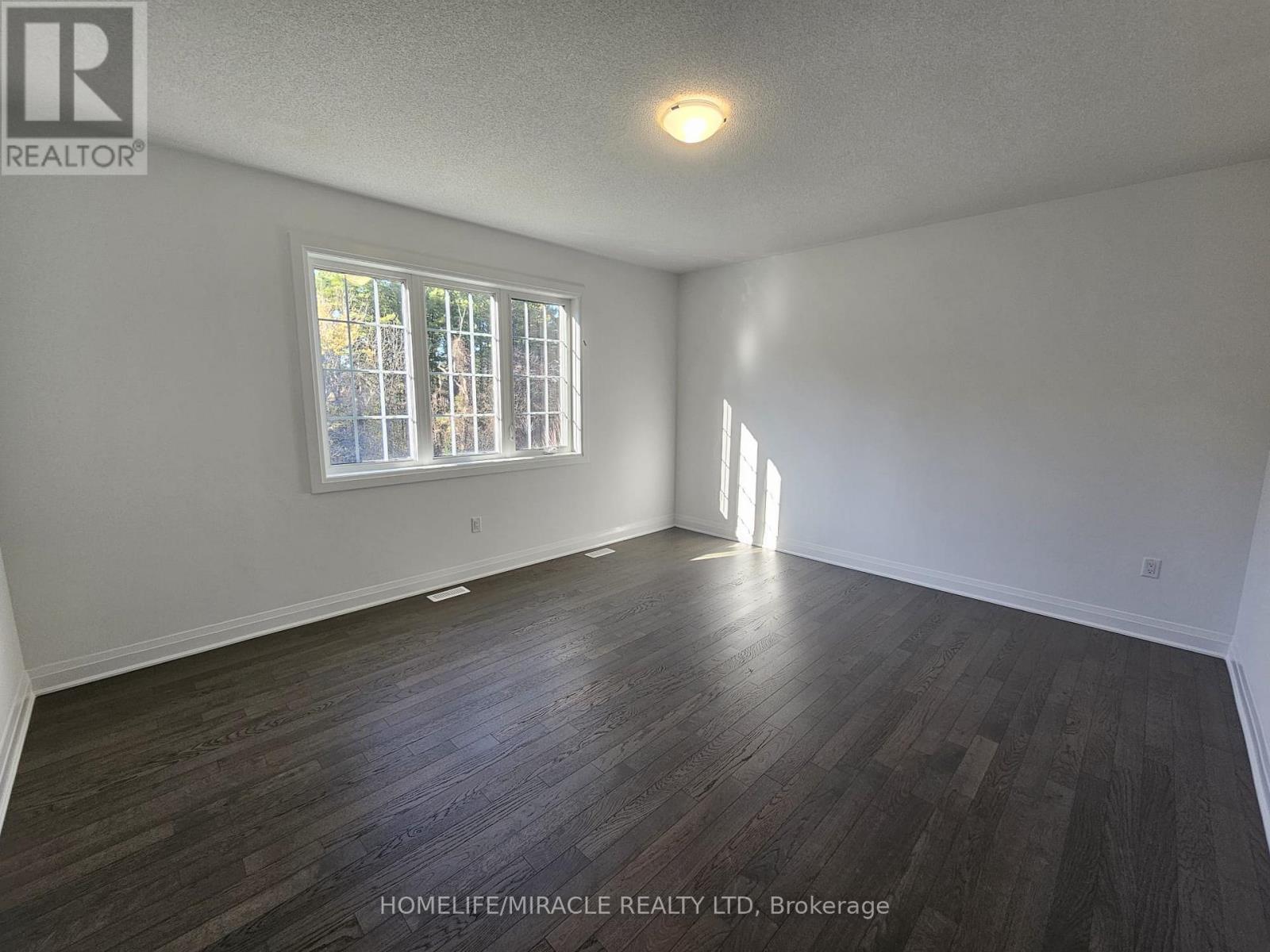 1869 Narcissus Gardens, Pickering, Ontario  L1X 2R2 - Photo 16 - E13642430