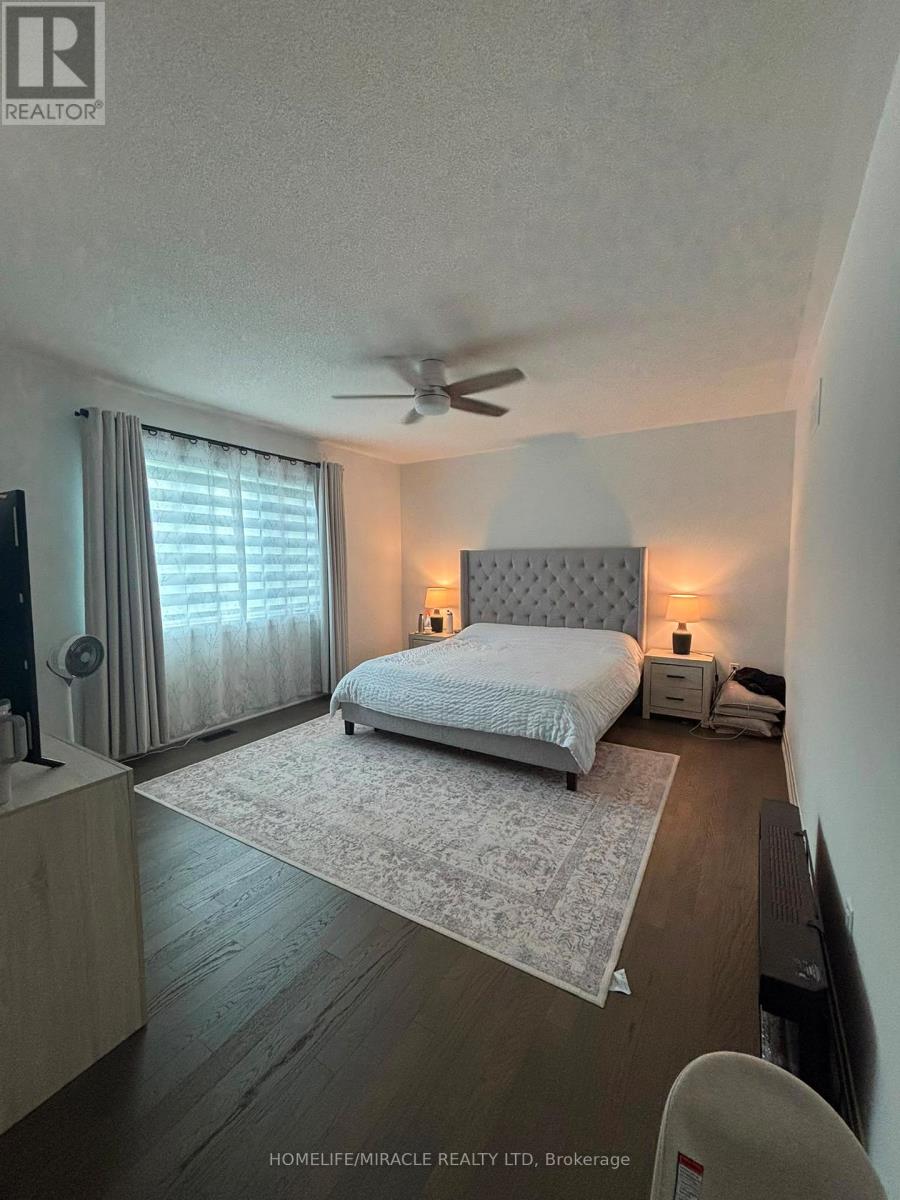 1869 Narcissus Gardens, Pickering, Ontario  L1X 2R2 - Photo 17 - E13642430