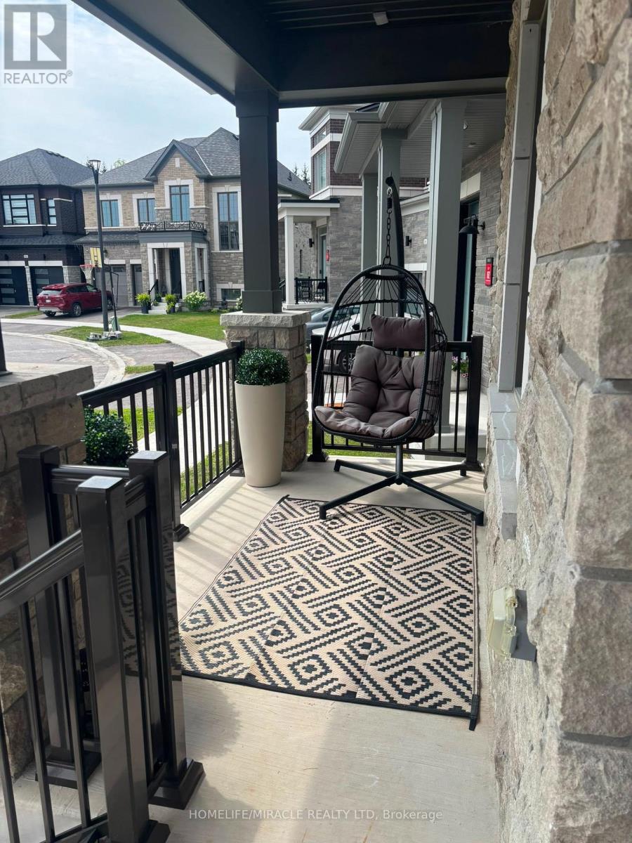 1869 Narcissus Gardens, Pickering, Ontario  L1X 2R2 - Photo 6 - E13642430