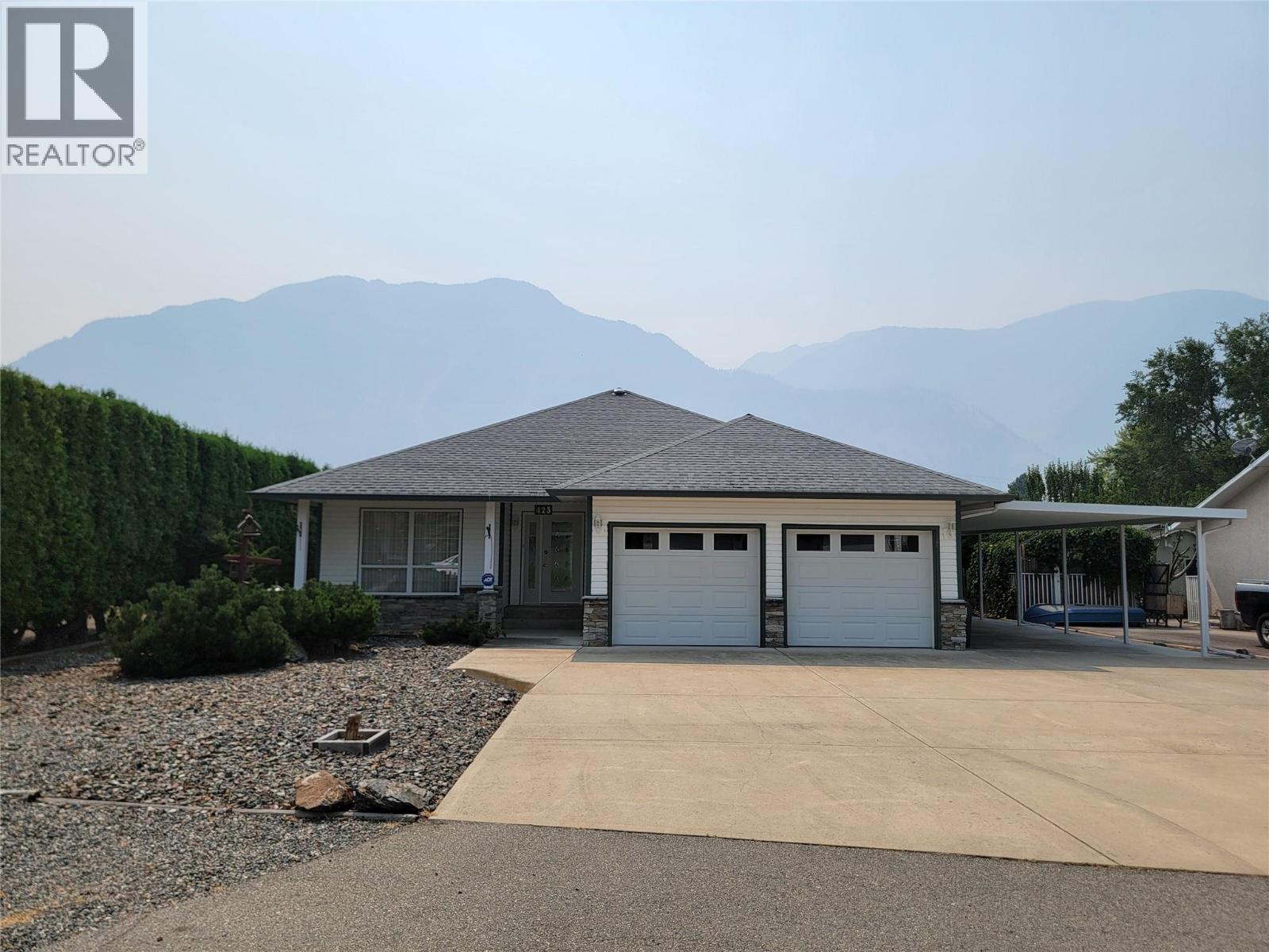 423 Vanderlinde Drive, Keremeos, British Columbia