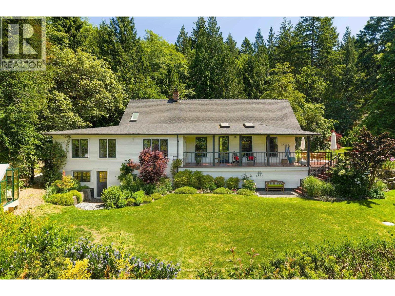 822 Captains Way, Bowen Island, British Columbia V0N 1G2 - Photo 2 - R3153931
