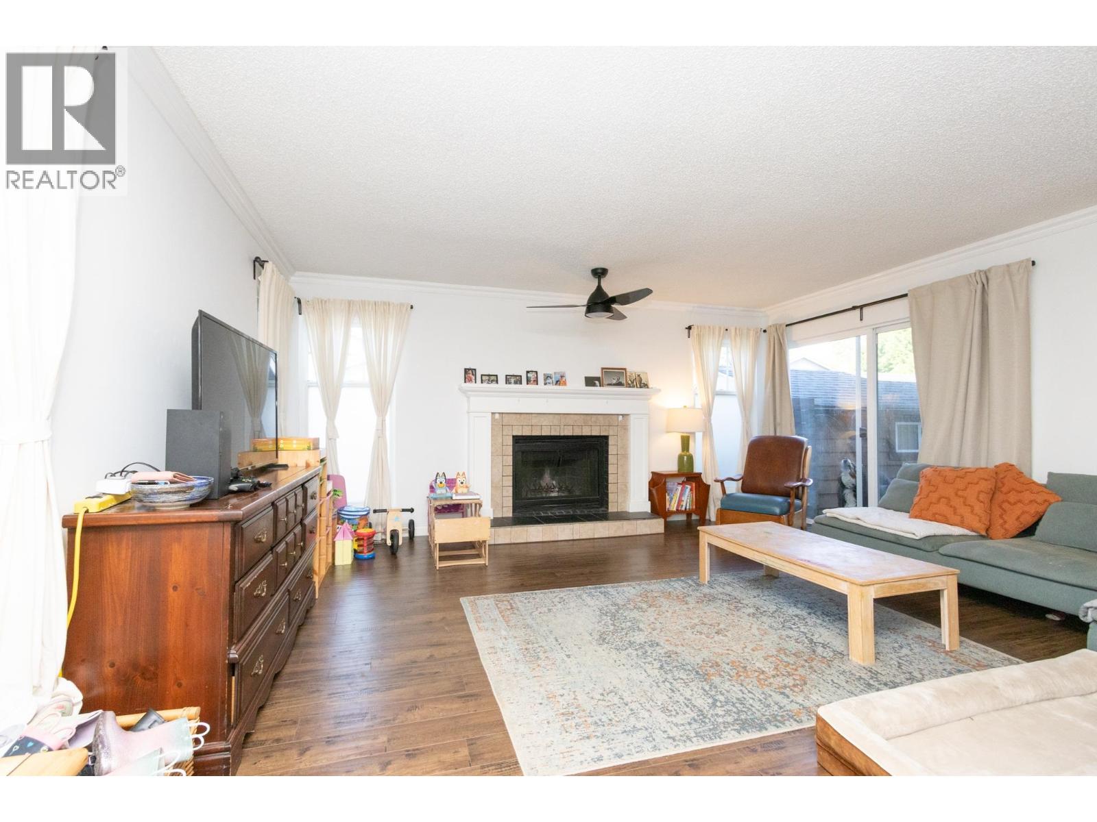 21573 Cherrington Avenue, Maple Ridge, British Columbia  V2X 8R2 - Photo 3 - R3153928