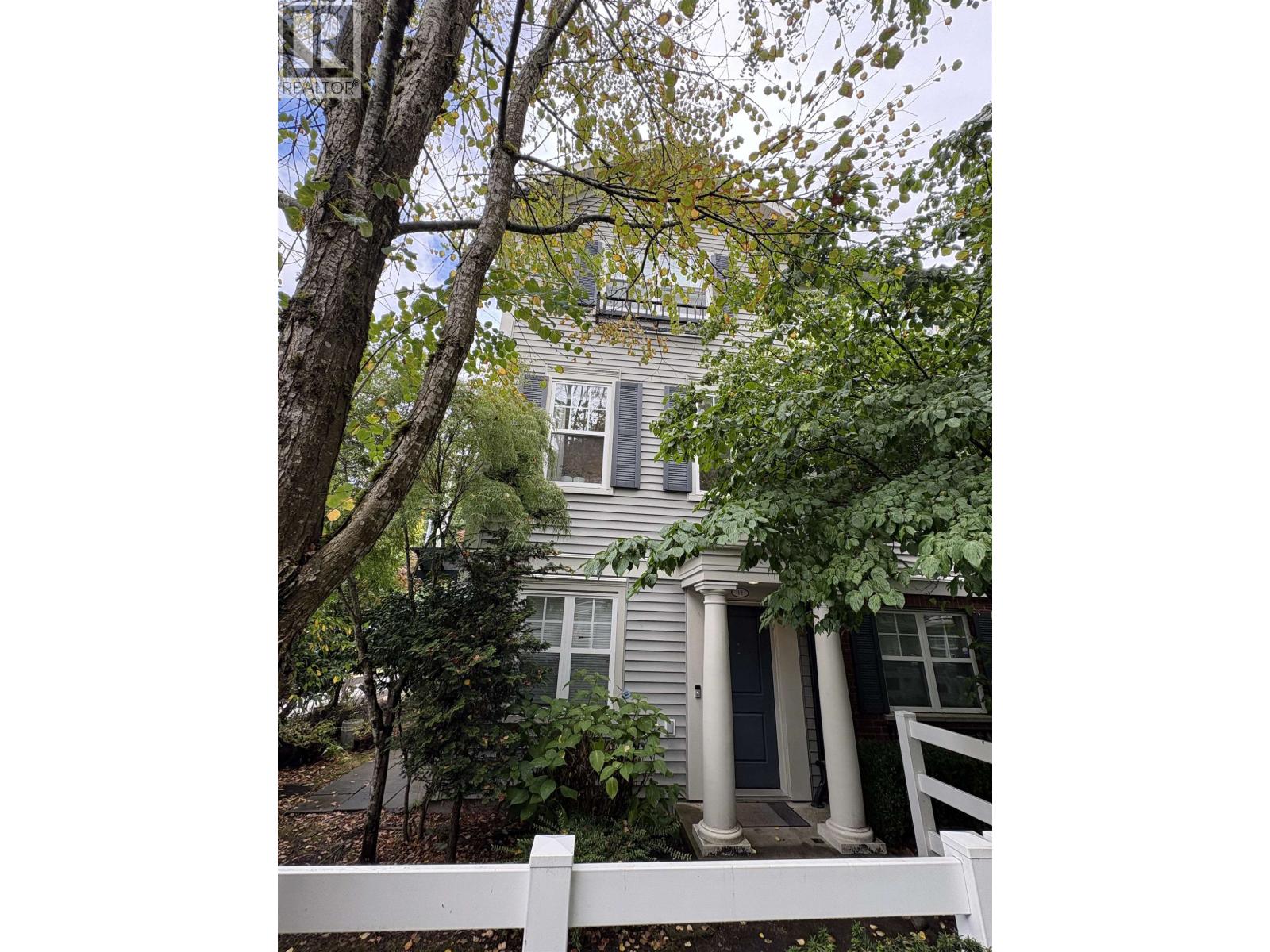 11 2495 Davies Avenue, Port Coquitlam, British Columbia V3C 0B2 - Photo 3 - R3153748