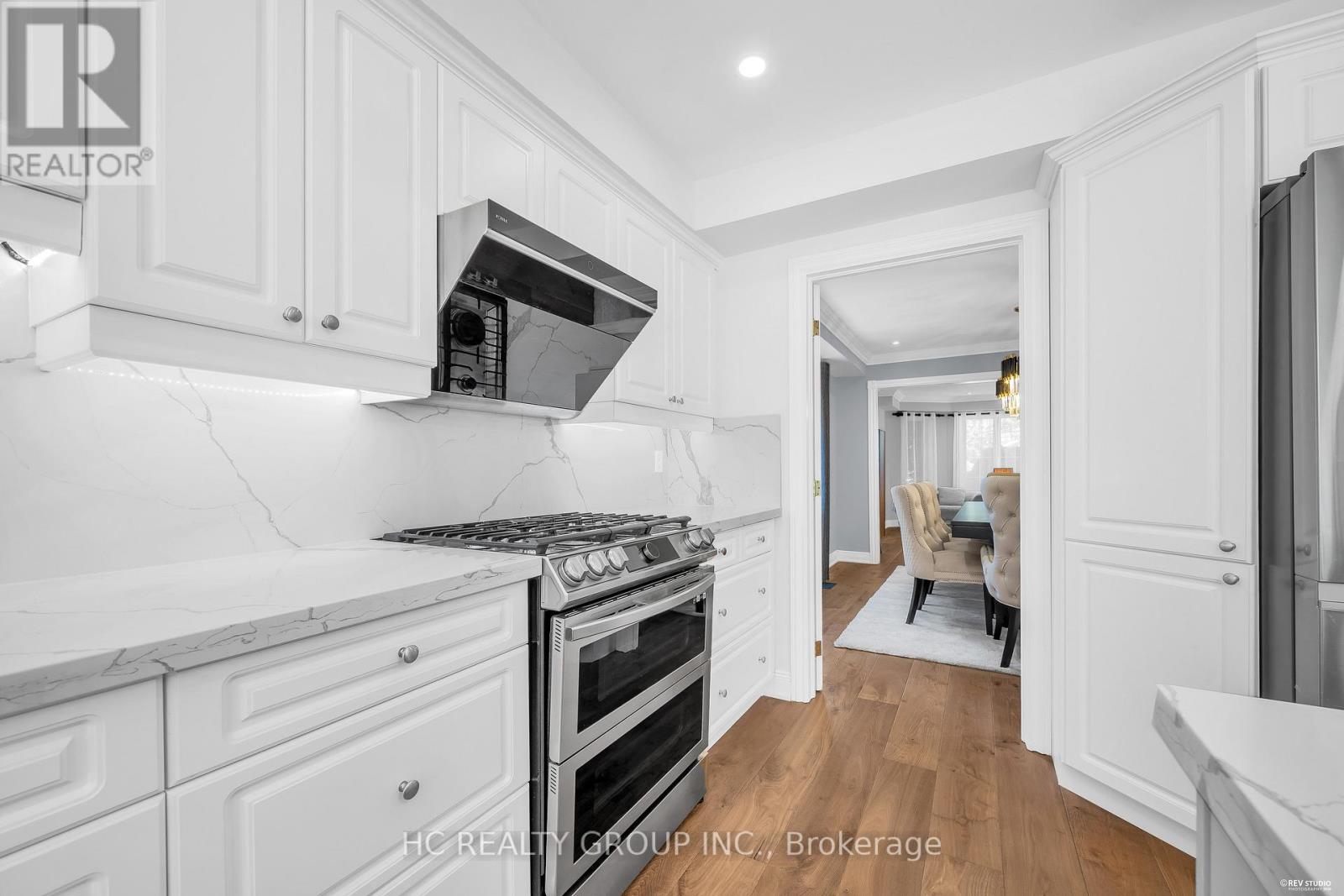 298 Northwood Drive, Oakville, Ontario L6M 1M7 - Photo 11 - W13653198