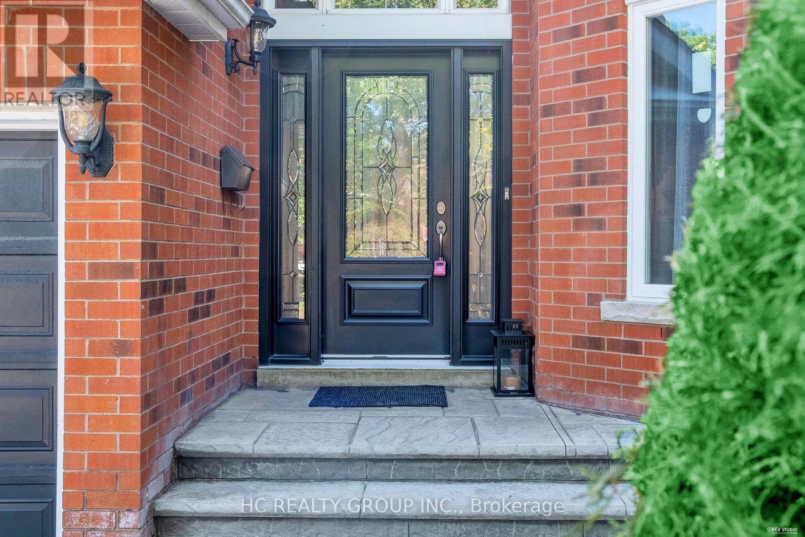 298 Northwood Drive, Oakville, Ontario L6M 1M7 - Photo 3 - W13653198
