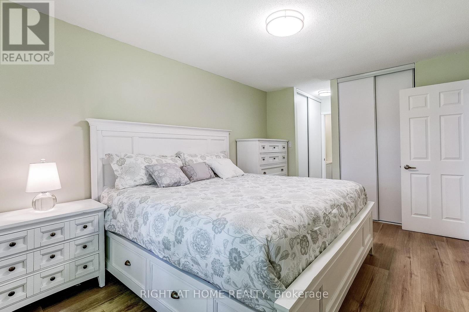 55 - 2120 Rathburn Road E, Mississauga, Ontario  L4W 2S8 - Photo 19 - W13653206