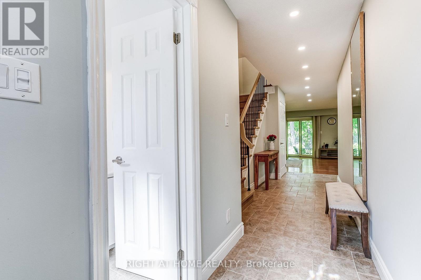 55 - 2120 Rathburn Road E, Mississauga, Ontario  L4W 2S8 - Photo 2 - W13653206