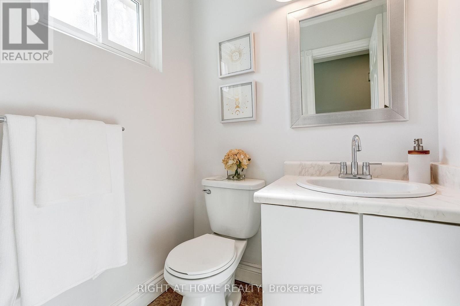 55 - 2120 Rathburn Road E, Mississauga, Ontario  L4W 2S8 - Photo 3 - W13653206