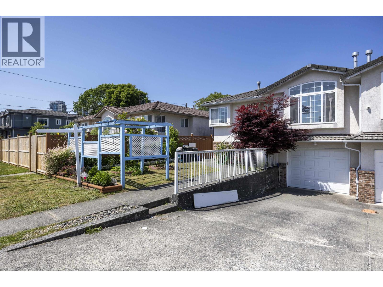 7523 17th Avenue, Burnaby, British Columbia  V3N 1L6 - Photo 2 - R3153918