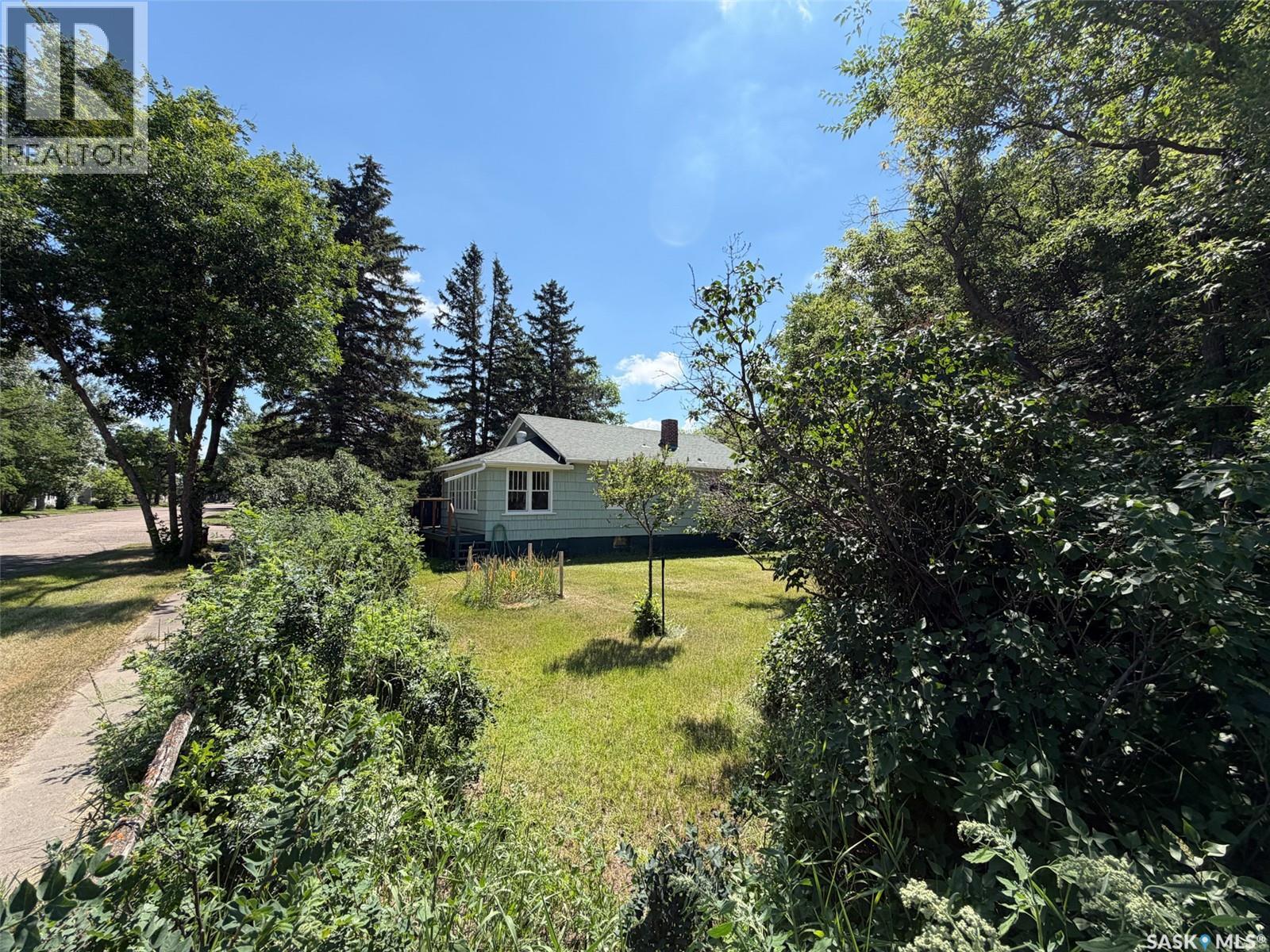 604 Front STREET, Eastend, Saskatchewan