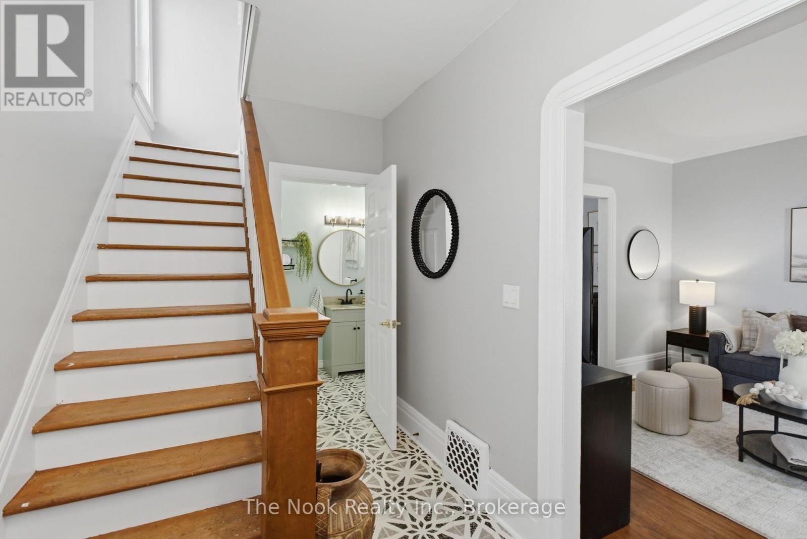 79 Elgin Street W, Oshawa, Ontario  L1G 1S5 - Photo 4 - E13653252