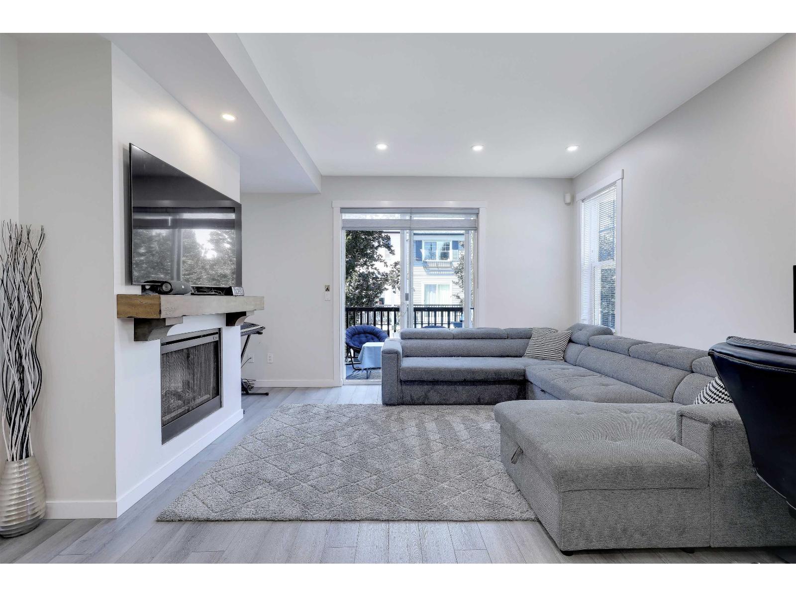 81 7233 189 Street, Surrey, British Columbia  V4N 5Y8 - Photo 4 - R3153913