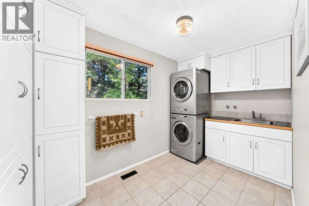 2 Varsplain Place NW, Calgary, Alberta  T3A 0C7 - Photo 17 - A2332072